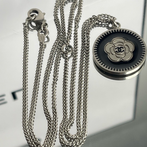 Chanel Camellia Necklace With The Box - Picture 8 of 11